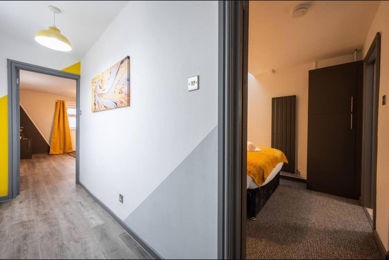 Stunning One Bedroom Apartments Near Shops & Central Cardiff Exterior photo